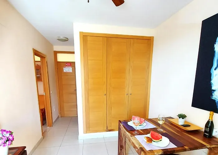 Adeje House, 1 Bedroom Wifi Free בית נופש *